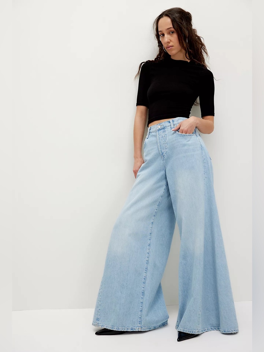 We The Free CRVY Pacifica Wide leg Jeans - EUC